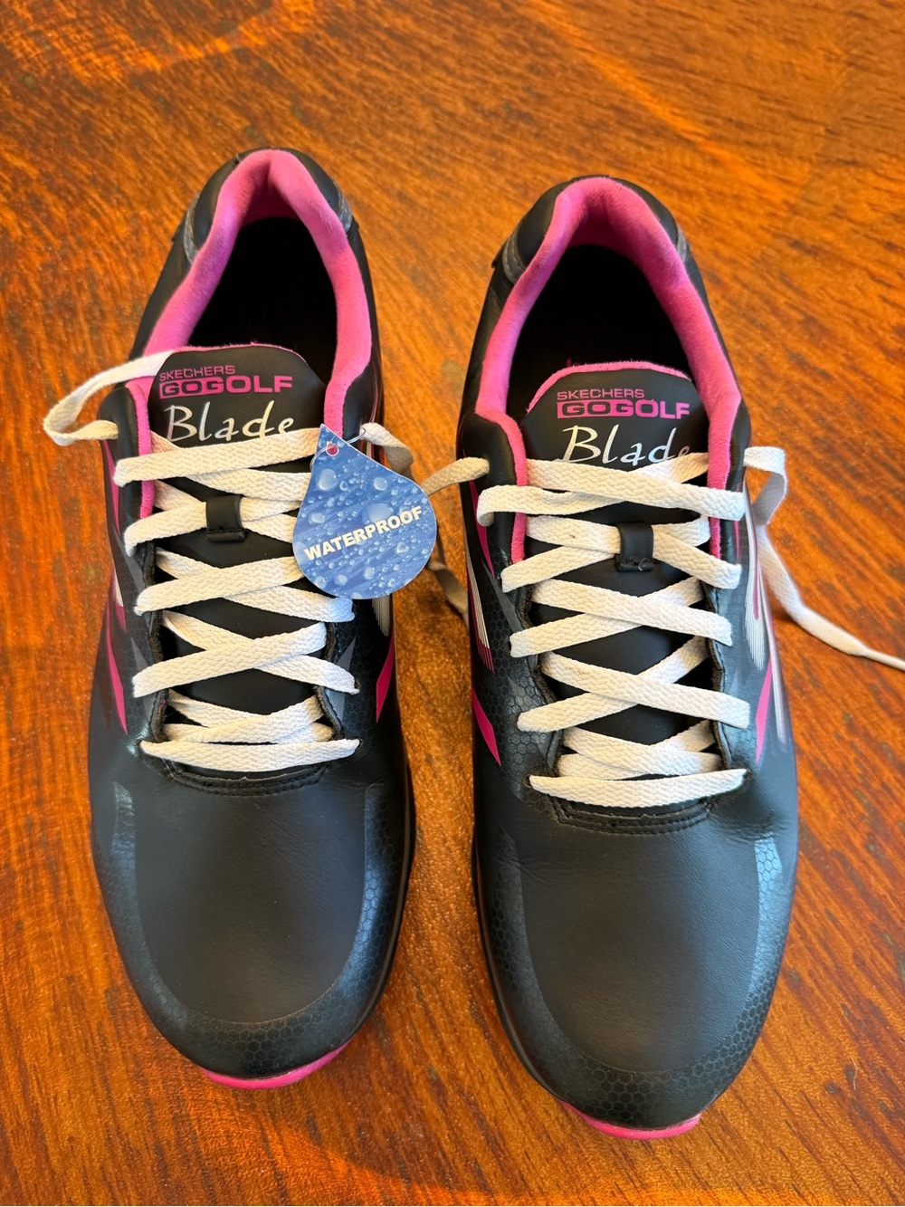 Skechers Women's Black and Pink GO GOLF Blade Golf Shoes - Size 11. NWT